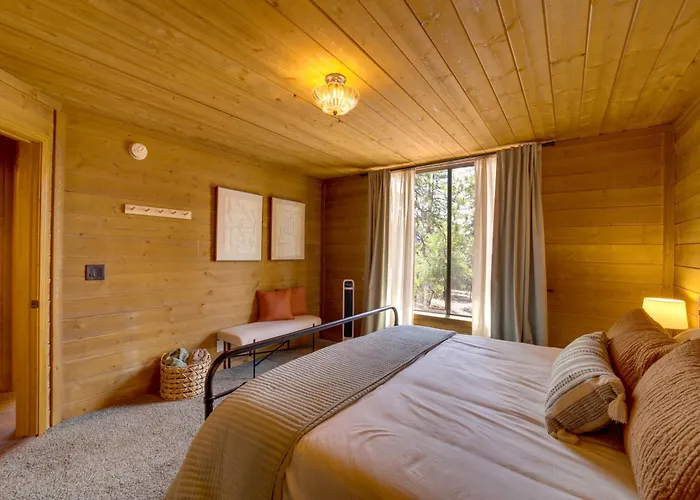 Sunset Views + Scenic Trails: Spacious Escape Pine
