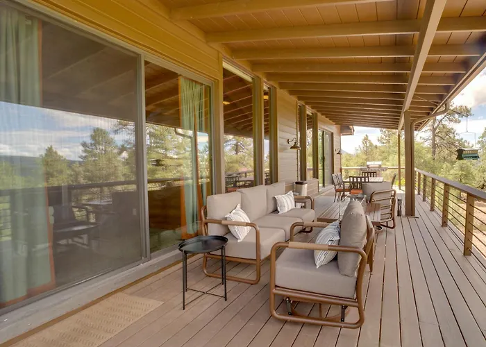 Sunset Views + Scenic Trails: Spacious Escape * Pine