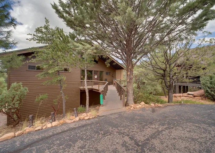 Sunset Views + Scenic Trails: Spacious Escape Pine